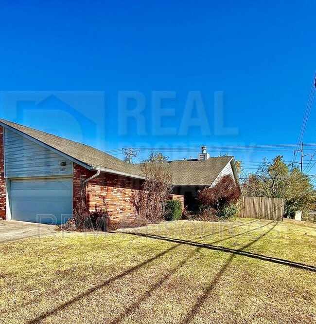 Building Photo - 10900 Greystone Ave