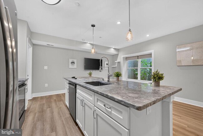 Foto del edificio - 1350 Nicholson St NW