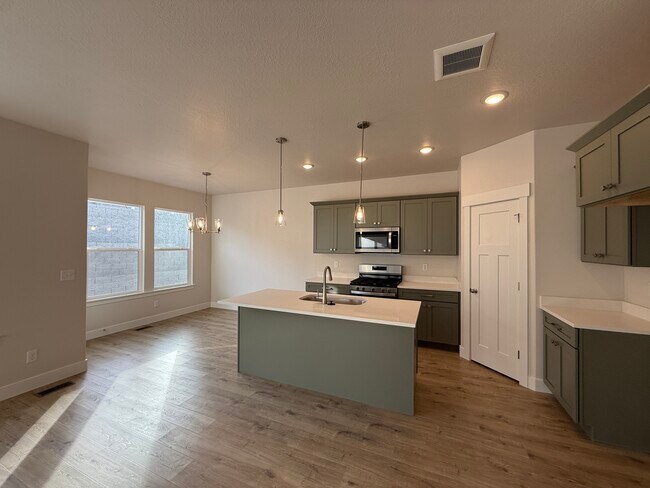 Foto del edificio - 4805 S Heartwood Rd