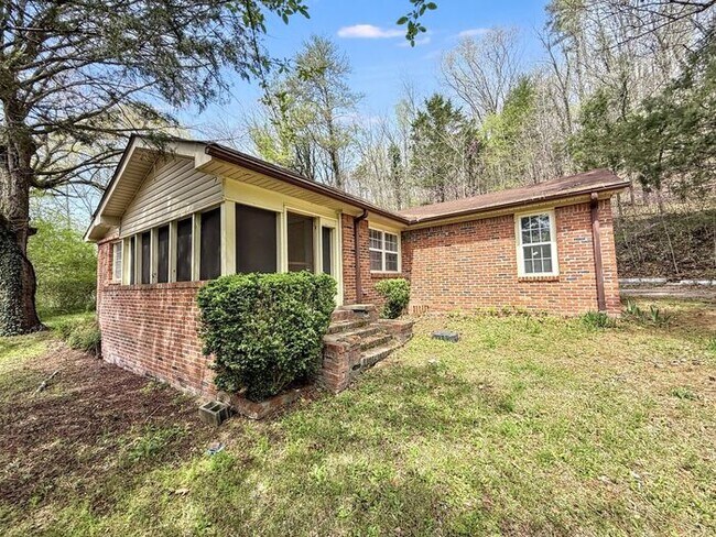 Foto del edificio - 5026 Bud Holmes Rd