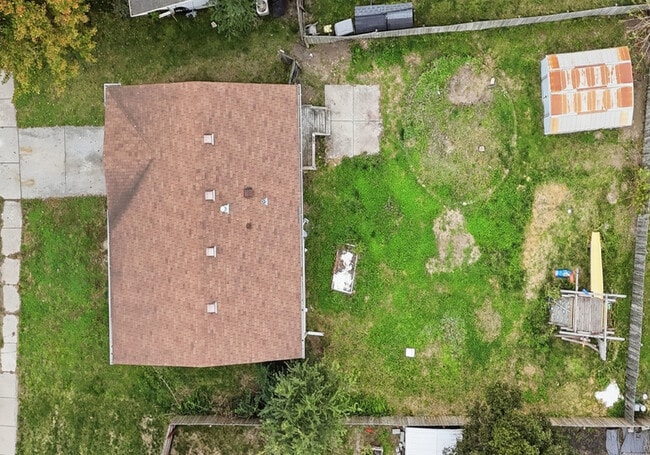 Building Photo - 1907 W Apricot Ln