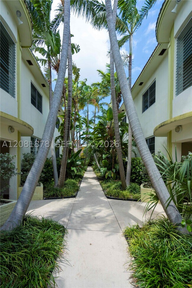 Building Photo - 104 Bay Dr E