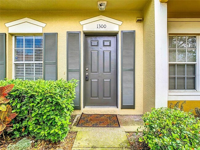 Foto del edificio - 1300 Costa Mesa Dr