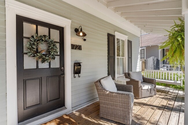 Foto del edificio - 721 W 12th St