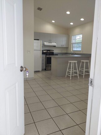 Building Photo - 1504 Flagler Ave