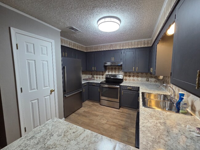 Foto del edificio - 174 Ramona Dr