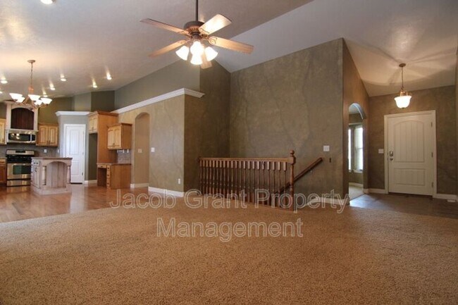 Foto del edificio - 3773 Autumnwood Dr