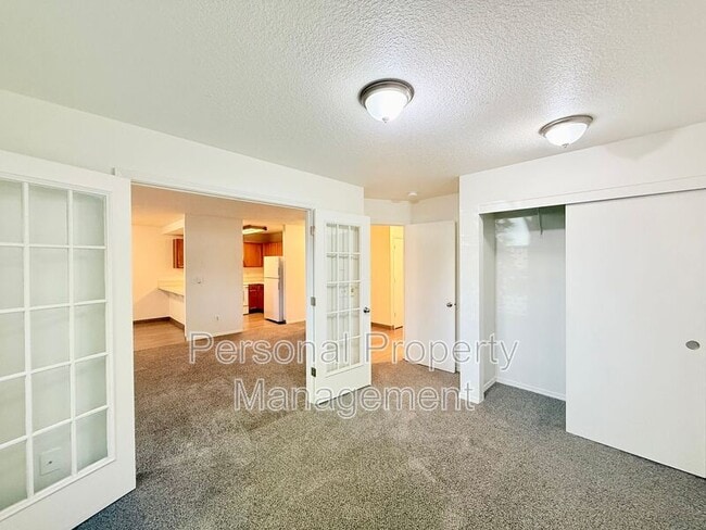 Building Photo - 3412 NE 66th Ave
