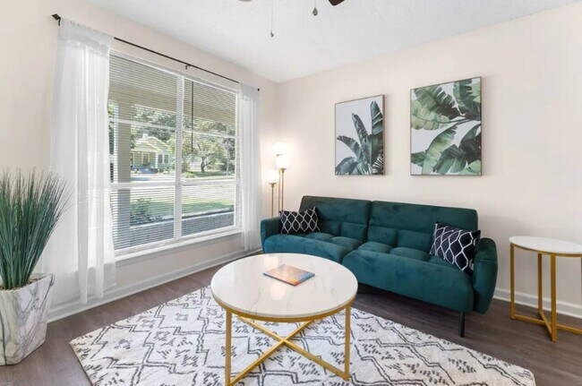Foto del edificio - 2554 Everett Ave