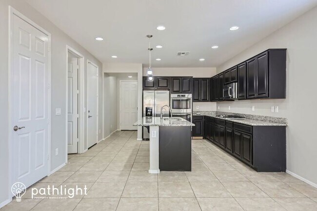 Foto del edificio - 12226 W Chase Ln