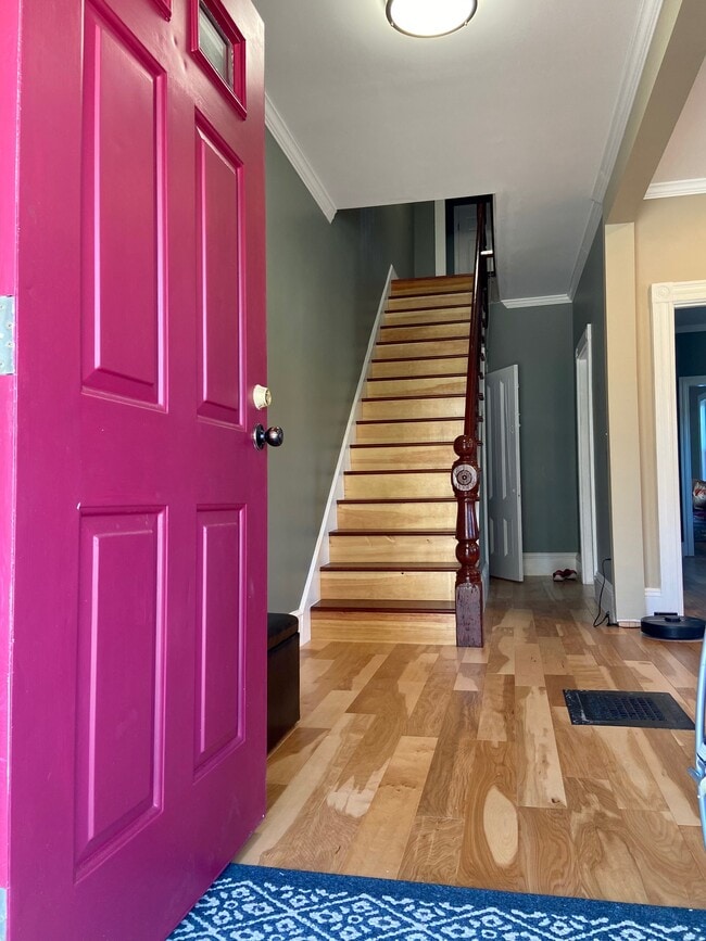 Building Photo - 5 Sheridan Cir