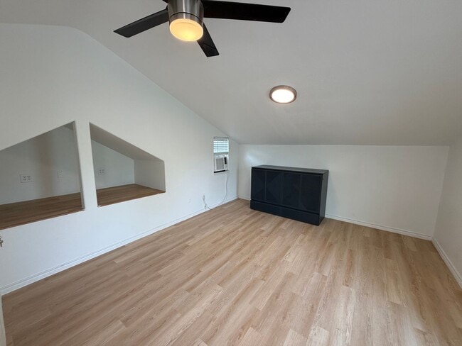 Foto del edificio - 2016 E 11th St