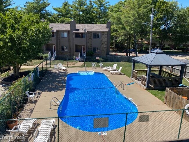 Foto del edificio - 1711 E Walnut St