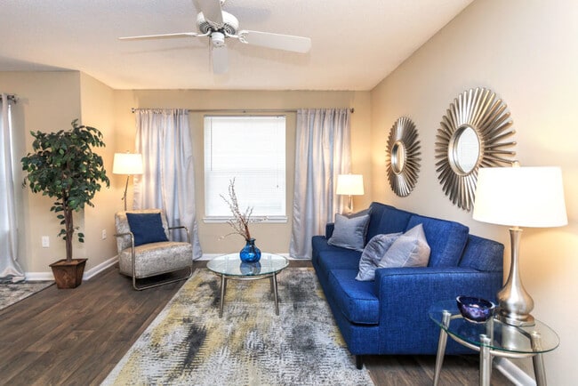 Building Photo - Matthews Place