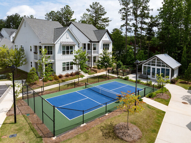 Building Photo - Hayloft Cottages Suwanee