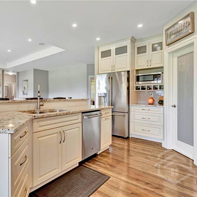 Photo du bâtiment - 5-Bedroom House in Norwich!!