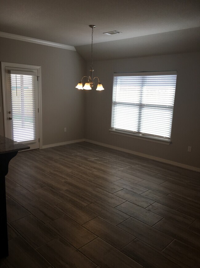 Foto del edificio - MUST SEE CHARMING HOME!!!