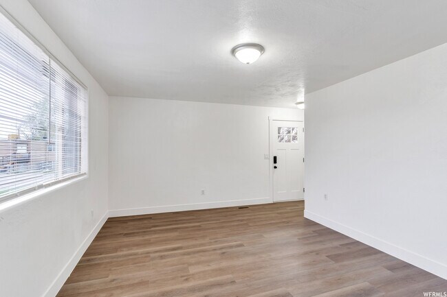 Building Photo - 1794 W Shannon Cir