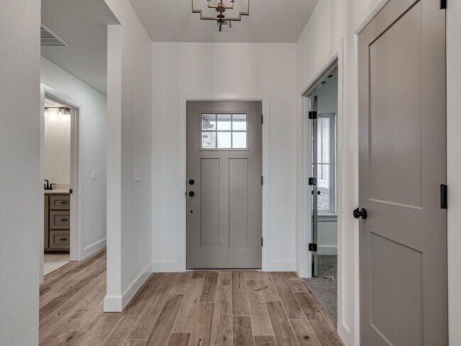 Foto del edificio - Brand New Home in Noble!