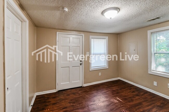 Foto del edificio - 375 George Rd