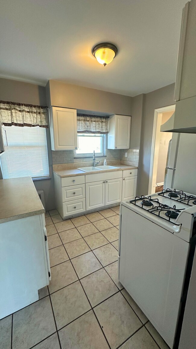 467 Elm St Unit 2, Ludlow, KY 41016 Apartments in Ludlow, KY