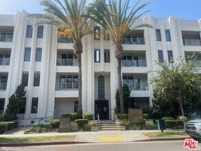 Building Photo - 5625 Crescent Park E