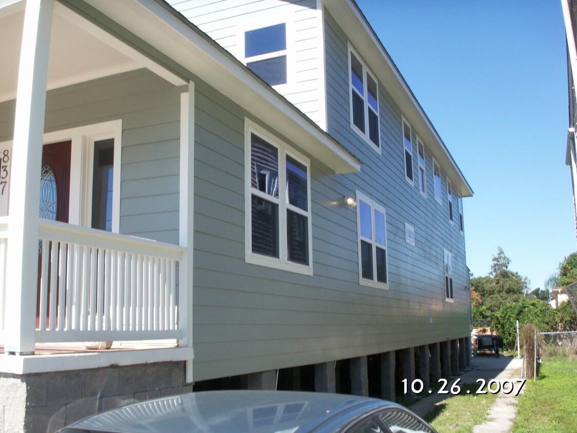 Primary Photo - 837 Hidalgo St