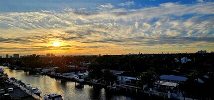 Building Photo - 2000 NE 135th St