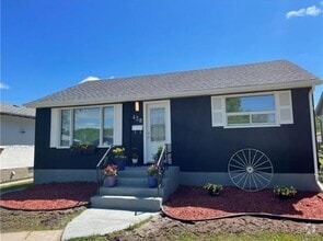 Building Photo - 438 Whittier Ave W
