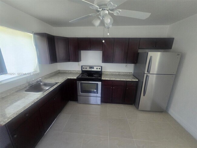 Foto del edificio - 1149 NW 76th St