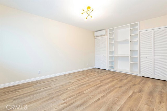 Building Photo - 6250 Vineland Ave