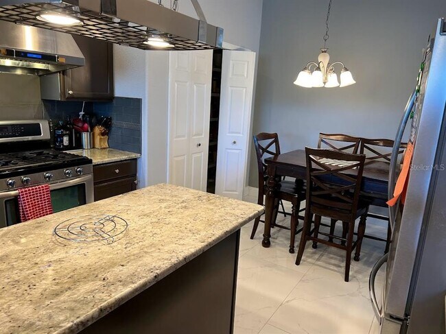 Foto del edificio - 20417 Walnut Grove Ln