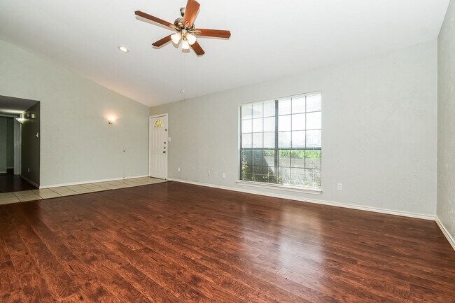 Building Photo - 3 BR/2BA | Newly Renovated Single Family Home | Fenced  backyard| In Rowlett!