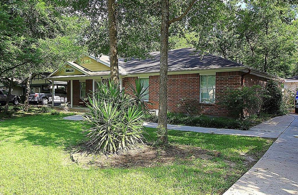 327 Chateau Woods Pkwy Dr, Conroe, TX 77385 House Rental in Conroe