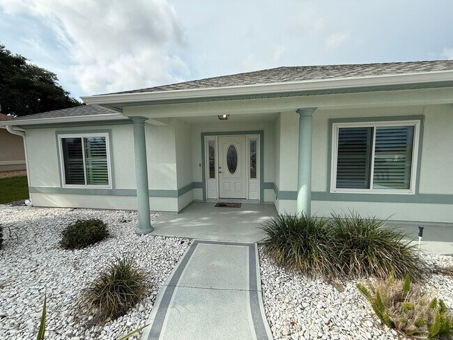 Building Photo - Welcome to Your Luau-Style Paradise in Stonecrest! - ANNUAL LEASE