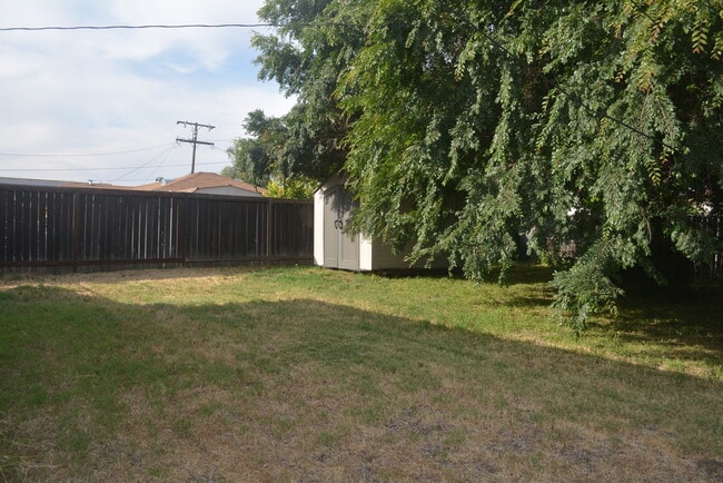 Building Photo - 15703 Palo Alto Ave