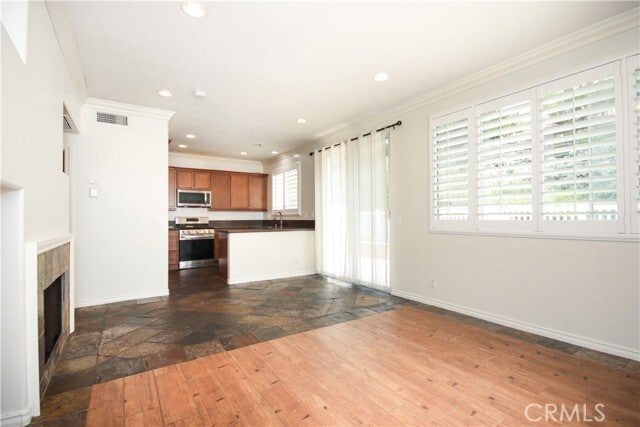 Building Photo - 108 Las Flores