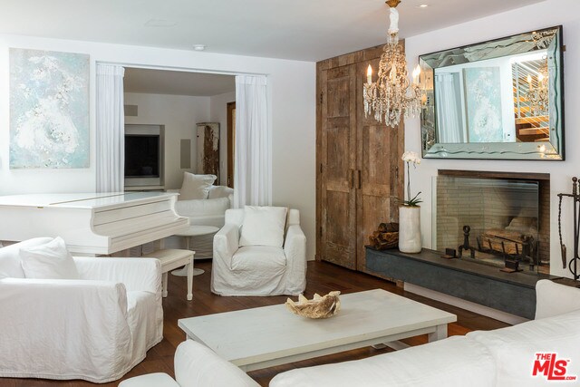Foto del edificio - 23445 Malibu Colony Rd