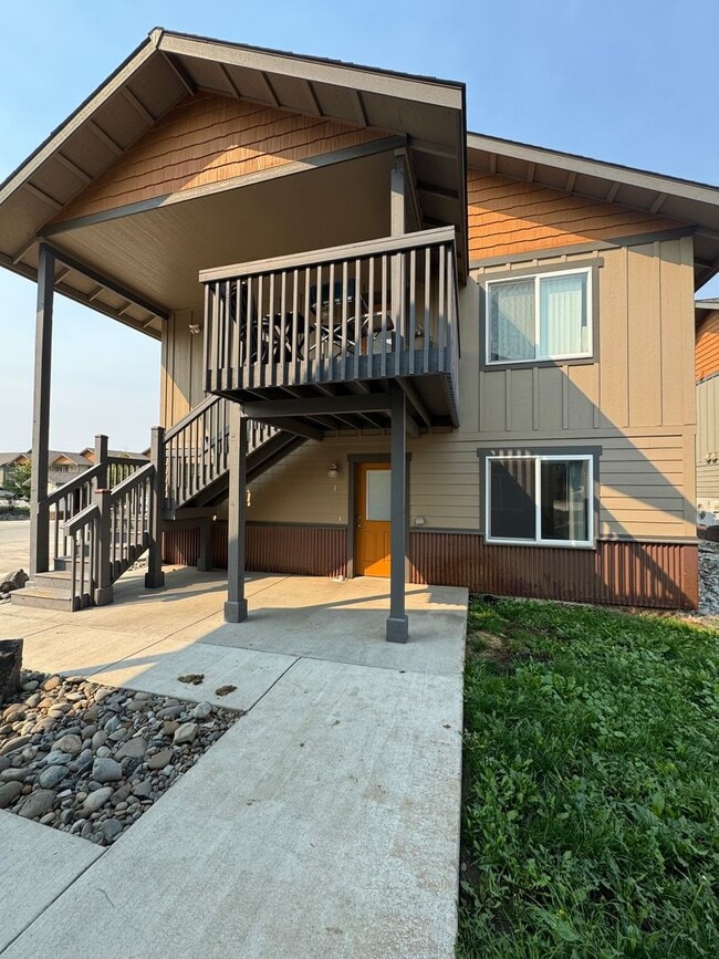 Building Photo - 2233 Airport Rd