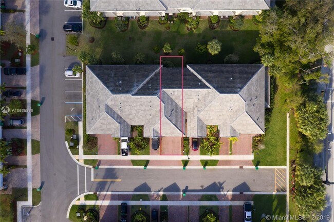 Building Photo - 4633 Horseshoe Cir