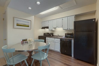 Spacious Kitchen - Residences at Daniel Webster Nashua