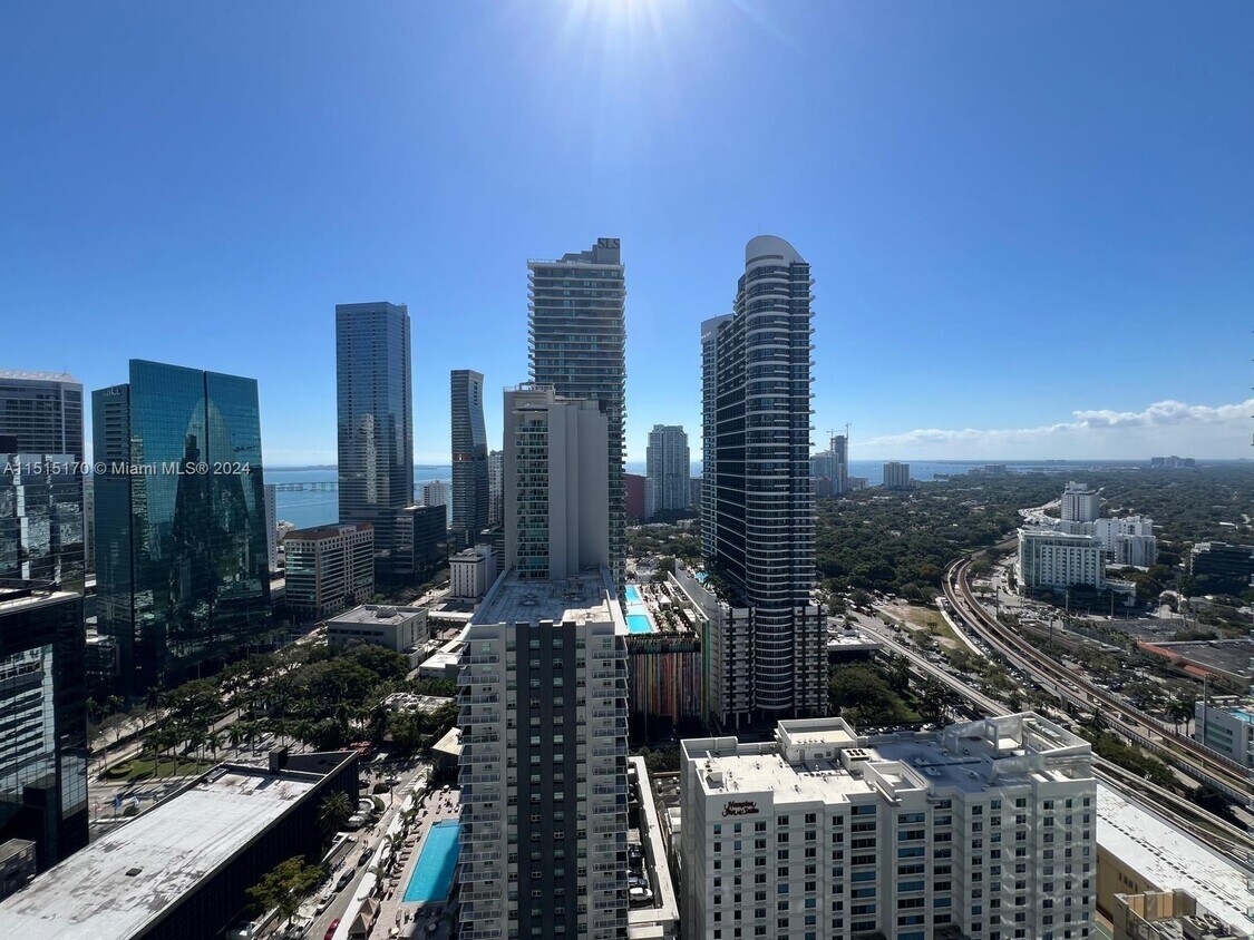 Primary Photo - 1100S S Miami Ave