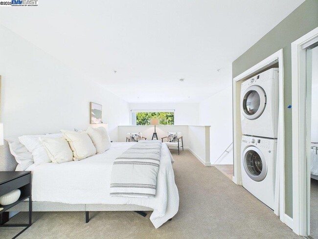 Foto del edificio - 485 W MacArthur Blvd