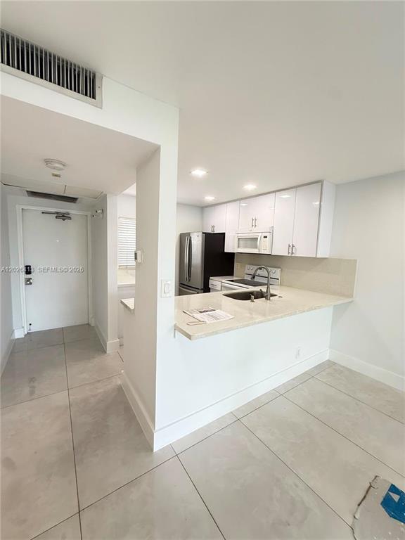 Building Photo - 9460 Tangerine Pl