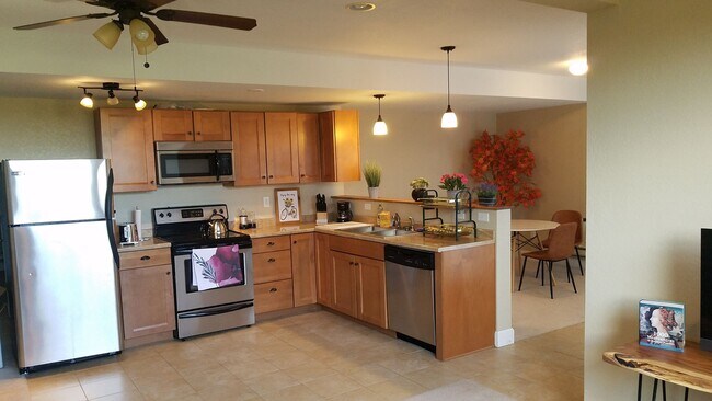 Building Photo - 2 Bedroom 1 Bath Basement Unit in Lafayette