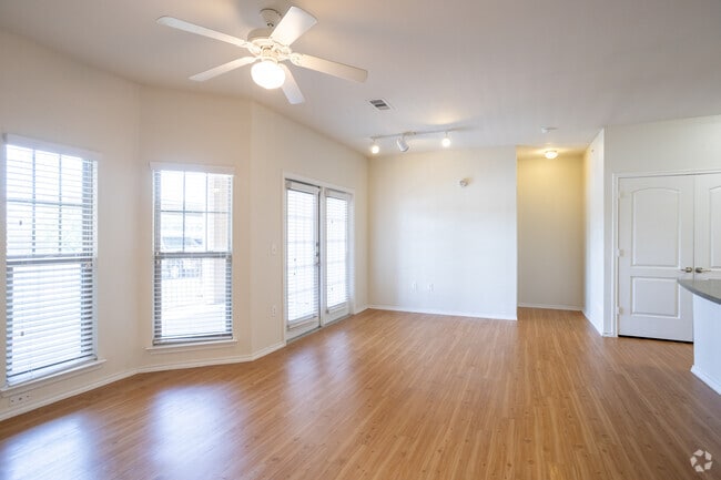 2BR, 2BA - 1,106SF - Cypress Creek at Wayside Drive Apartment H...