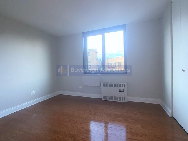 Foto del edificio - 3333 Broadway