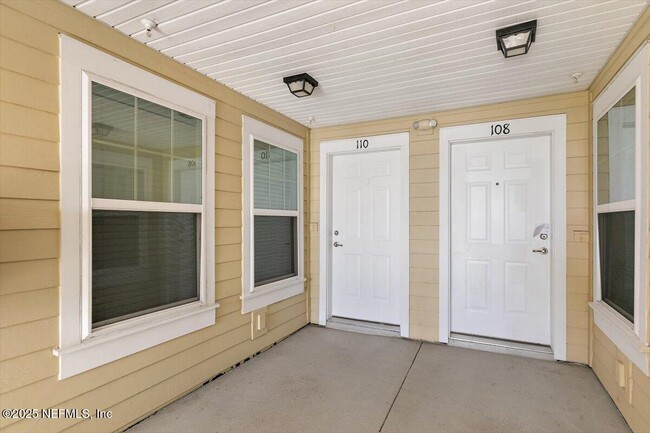 Building Photo - 218 Larkin Pl