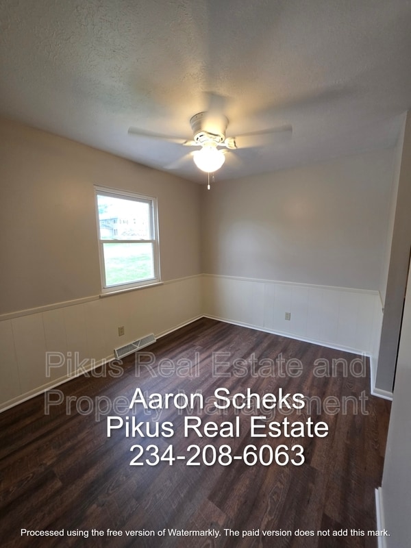 Building Photo - 3637 Albrecht Ave