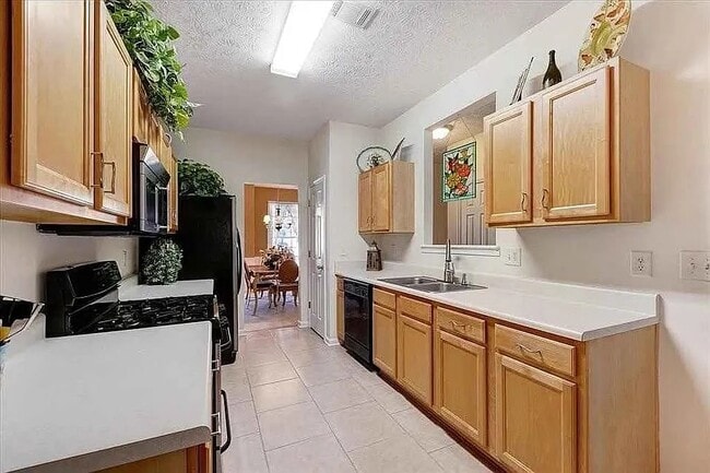 Building Photo - 3032 Kentmere Dr